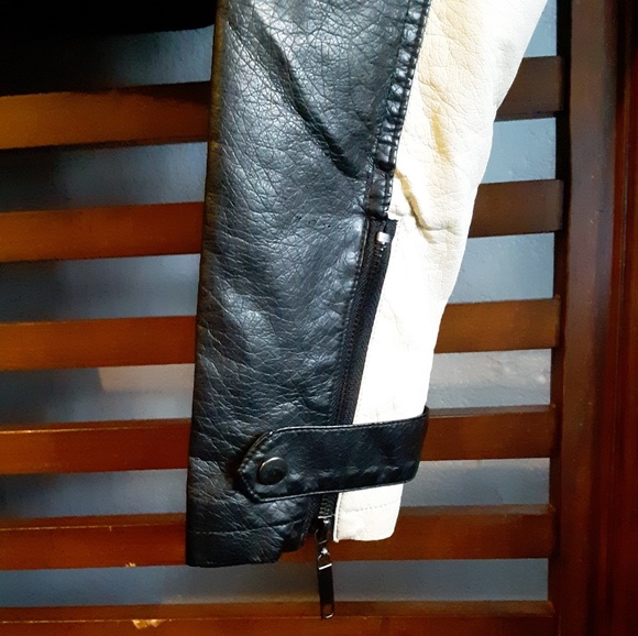 Light Flight Jacket - Picture 2 of 8